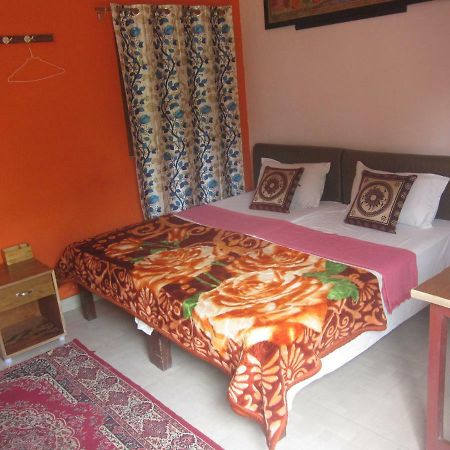 Kedar Guest House -Feel At Home Varanasi Exterior foto